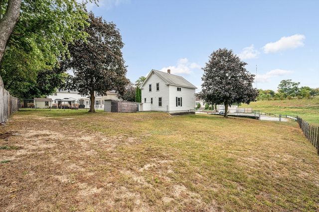 37 Beaudry St, Lowell, MA 01850