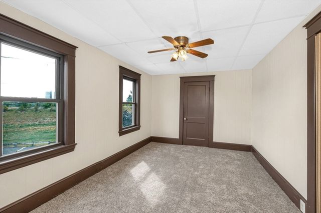 37 Beaudry St, Lowell, MA 01850