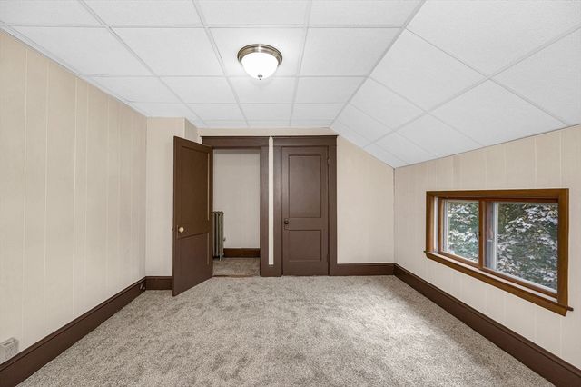 37 Beaudry St, Lowell, MA 01850