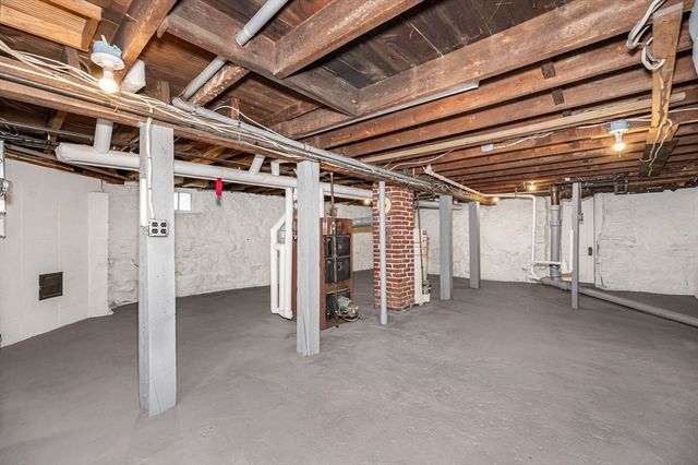 37 Beaudry St, Lowell, MA 01850