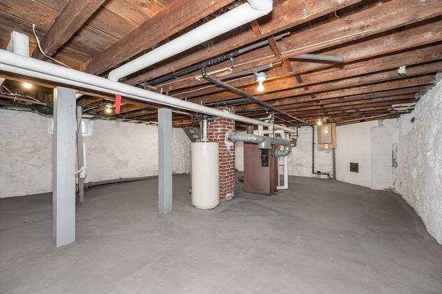 37 Beaudry St, Lowell, MA 01850