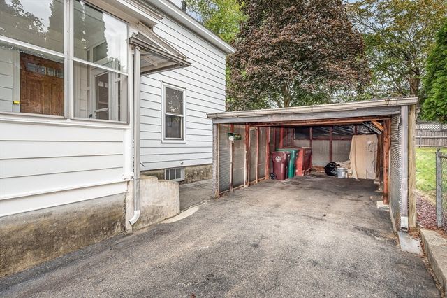 37 Beaudry St, Lowell, MA 01850