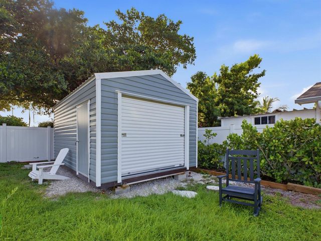 721 E Coast Avenue, Lantana, FL 33462