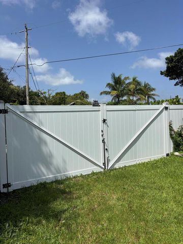 721 E Coast Avenue, Lantana, FL 33462