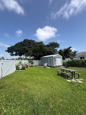 721 E Coast Avenue, Lantana, FL 33462