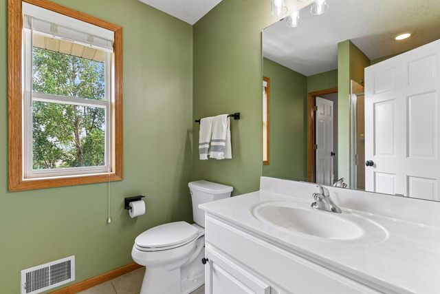 9113 Sunnyvale Drive, Chanhassen, MN 55317