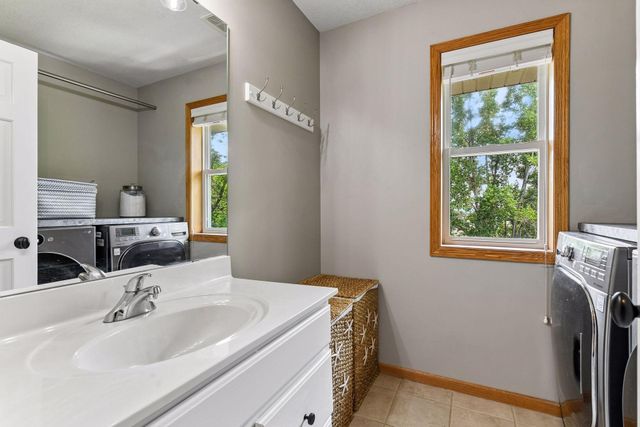 9113 Sunnyvale Drive, Chanhassen, MN 55317