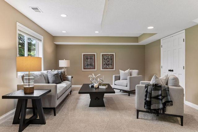 9113 Sunnyvale Drive, Chanhassen, MN 55317