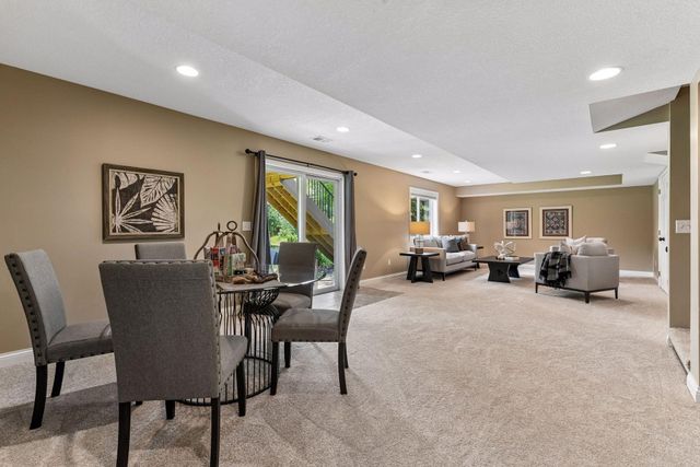 9113 Sunnyvale Drive, Chanhassen, MN 55317