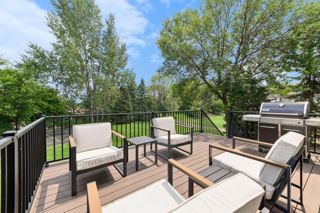 9113 Sunnyvale Drive, Chanhassen, MN 55317