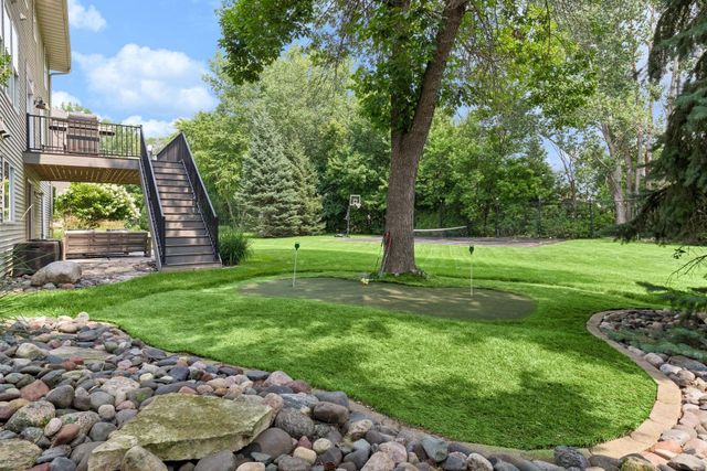9113 Sunnyvale Drive, Chanhassen, MN 55317