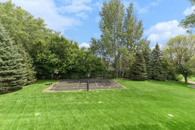 9113 Sunnyvale Drive, Chanhassen, MN 55317