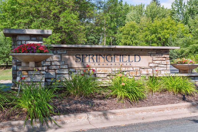 9113 Sunnyvale Drive, Chanhassen, MN 55317