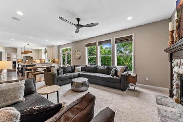 9113 Sunnyvale Drive, Chanhassen, MN 55317