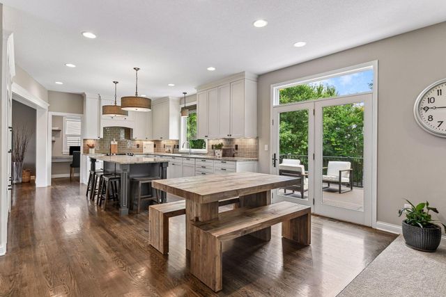 9113 Sunnyvale Drive, Chanhassen, MN 55317