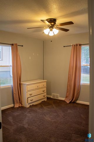 704 S Western Ave Avenue, Sioux Falls, SD 57104