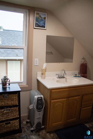 704 S Western Ave Avenue, Sioux Falls, SD 57104