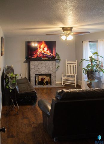704 S Western Ave Avenue, Sioux Falls, SD 57104