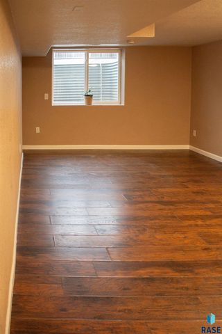 704 S Western Ave Avenue, Sioux Falls, SD 57104