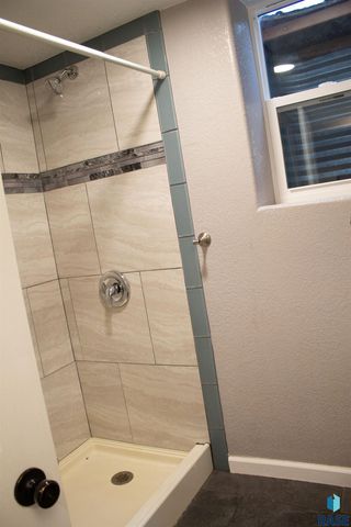 704 S Western Ave Avenue, Sioux Falls, SD 57104