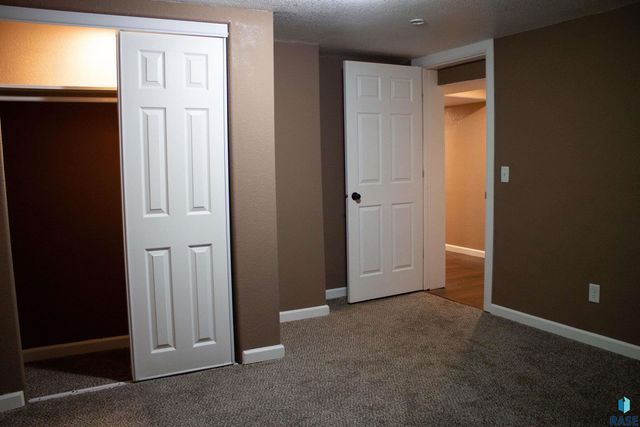 704 S Western Ave Avenue, Sioux Falls, SD 57104