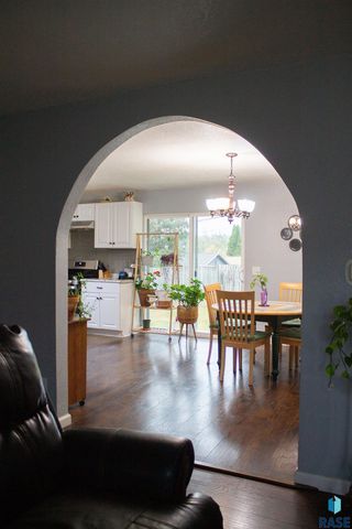 704 S Western Ave Avenue, Sioux Falls, SD 57104