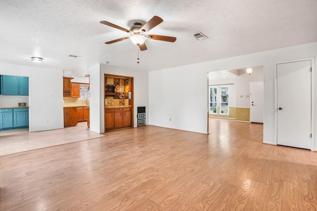 2918 Laurel Fork Drive, Kingwood, TX 77339