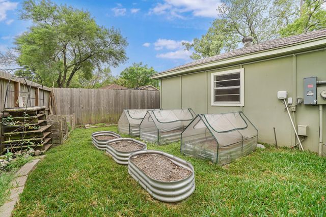 2918 Laurel Fork Drive, Kingwood, TX 77339