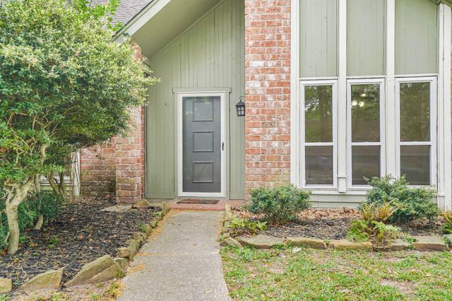 2918 Laurel Fork Drive, Kingwood, TX 77339