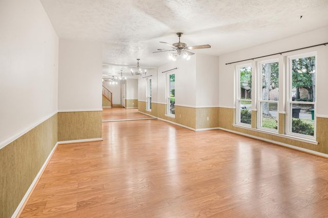 2918 Laurel Fork Drive, Kingwood, TX 77339