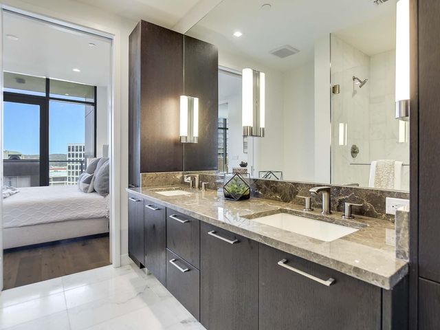 501 West Ave 2002, Austin, TX 78701