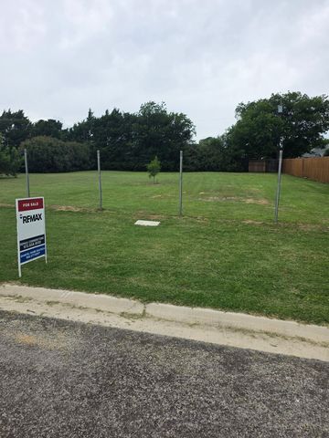 306 Brookfield Drive, Boyd, TX 76023