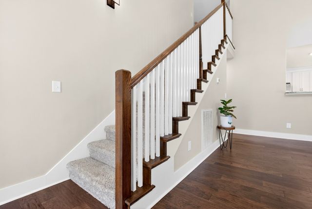 731 Hogan Rd, Clarksville, TN 37043