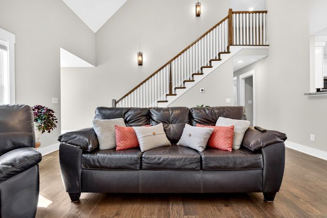 731 Hogan Rd, Clarksville, TN 37043