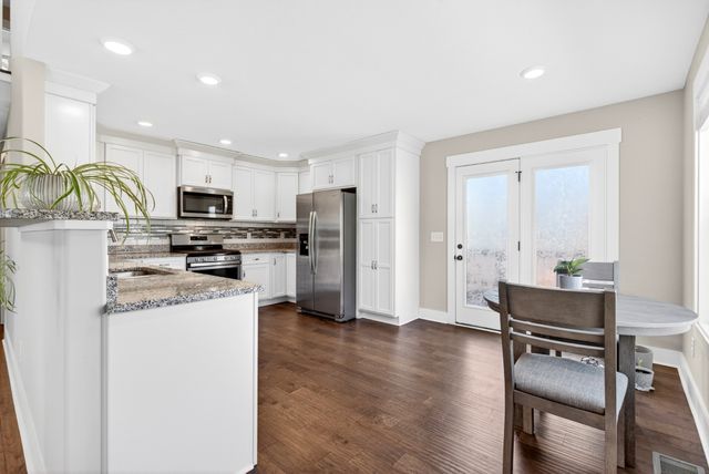 731 Hogan Rd, Clarksville, TN 37043