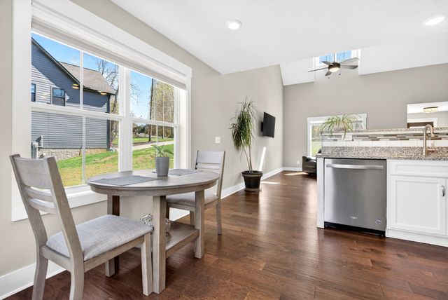 731 Hogan Rd, Clarksville, TN 37043