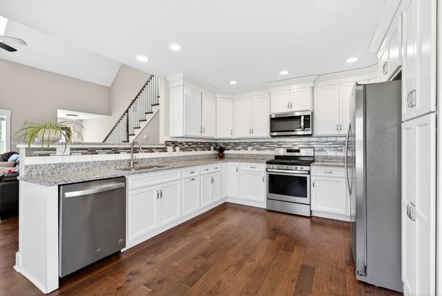 731 Hogan Rd, Clarksville, TN 37043