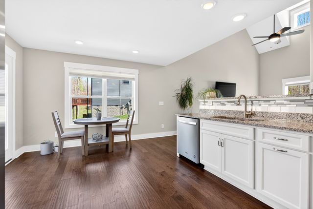 731 Hogan Rd, Clarksville, TN 37043