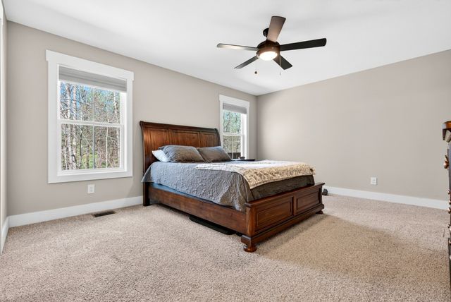 731 Hogan Rd, Clarksville, TN 37043