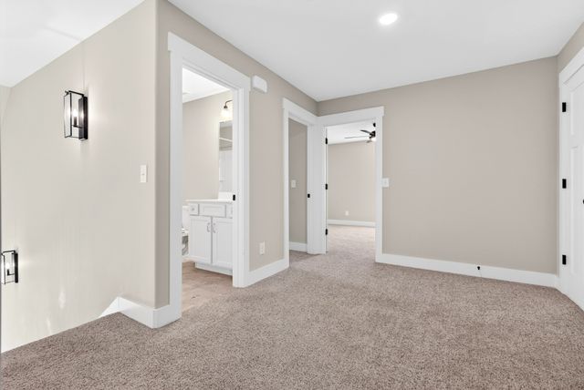 731 Hogan Rd, Clarksville, TN 37043