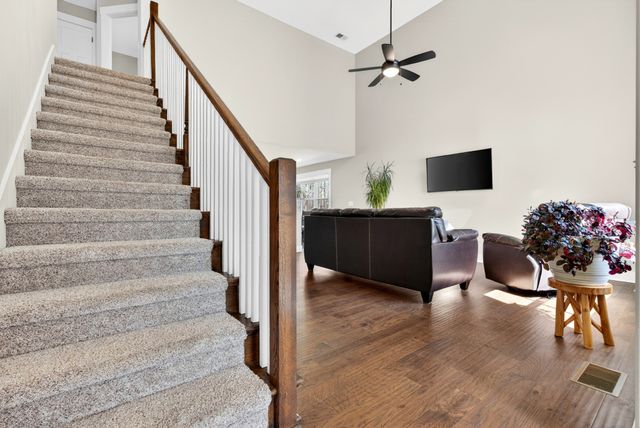 731 Hogan Rd, Clarksville, TN 37043