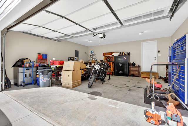 731 Hogan Rd, Clarksville, TN 37043