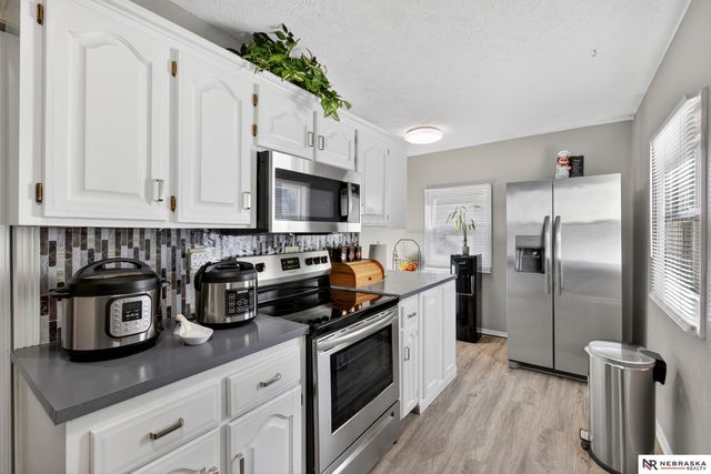 6615 Seward Street, Omaha, NE 68104