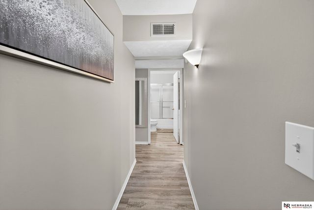 6615 Seward Street, Omaha, NE 68104