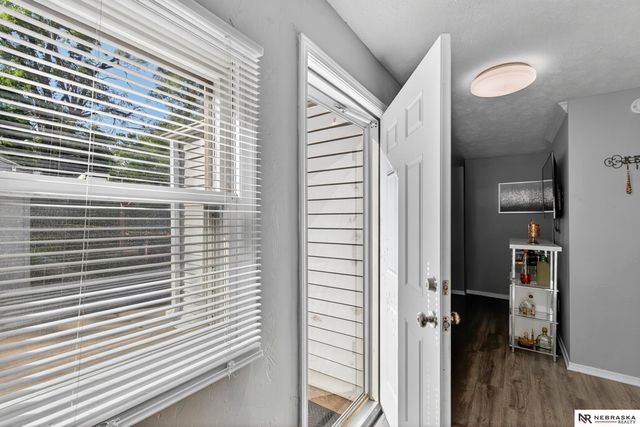 6615 Seward Street, Omaha, NE 68104