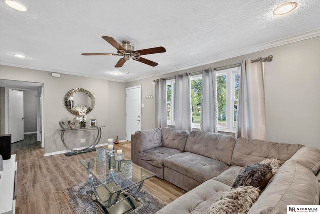 6615 Seward Street, Omaha, NE 68104