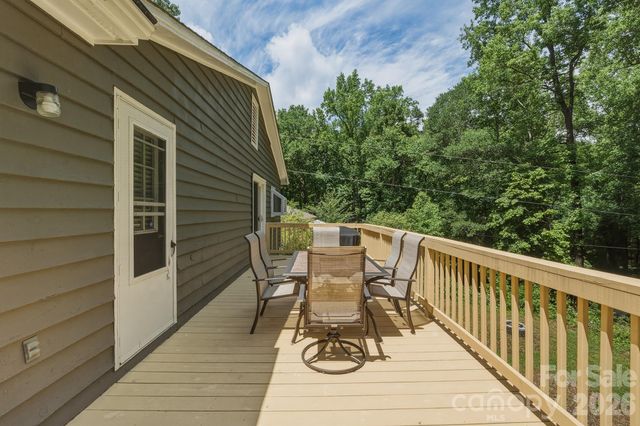 2078 Rock Springs Circle, Denver, NC 28037
