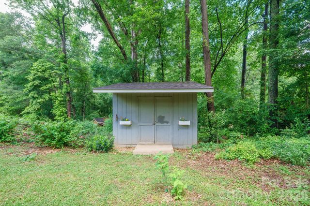 2078 Rock Springs Circle, Denver, NC 28037