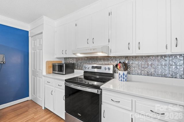 2078 Rock Springs Circle, Denver, NC 28037