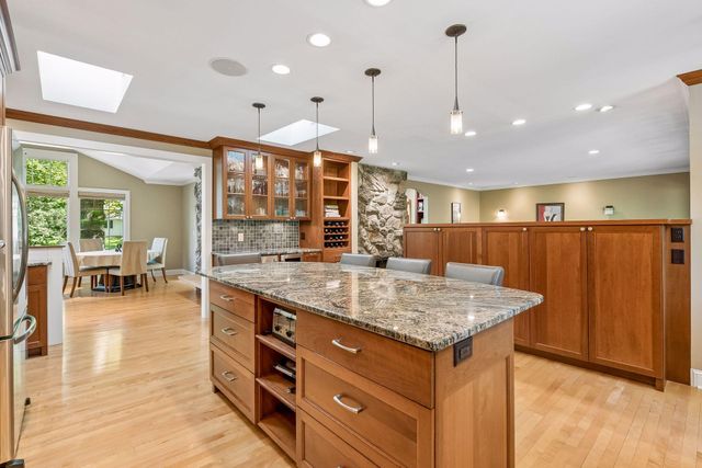 6201 Scotia Drive, Edina, MN 55439